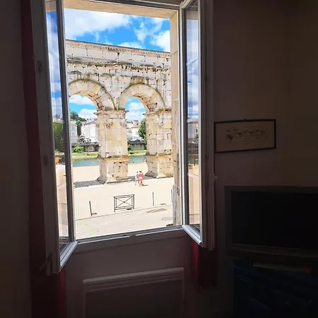 Lägenhet Duplex Vue Degagee Sur Le Vieux Saintes